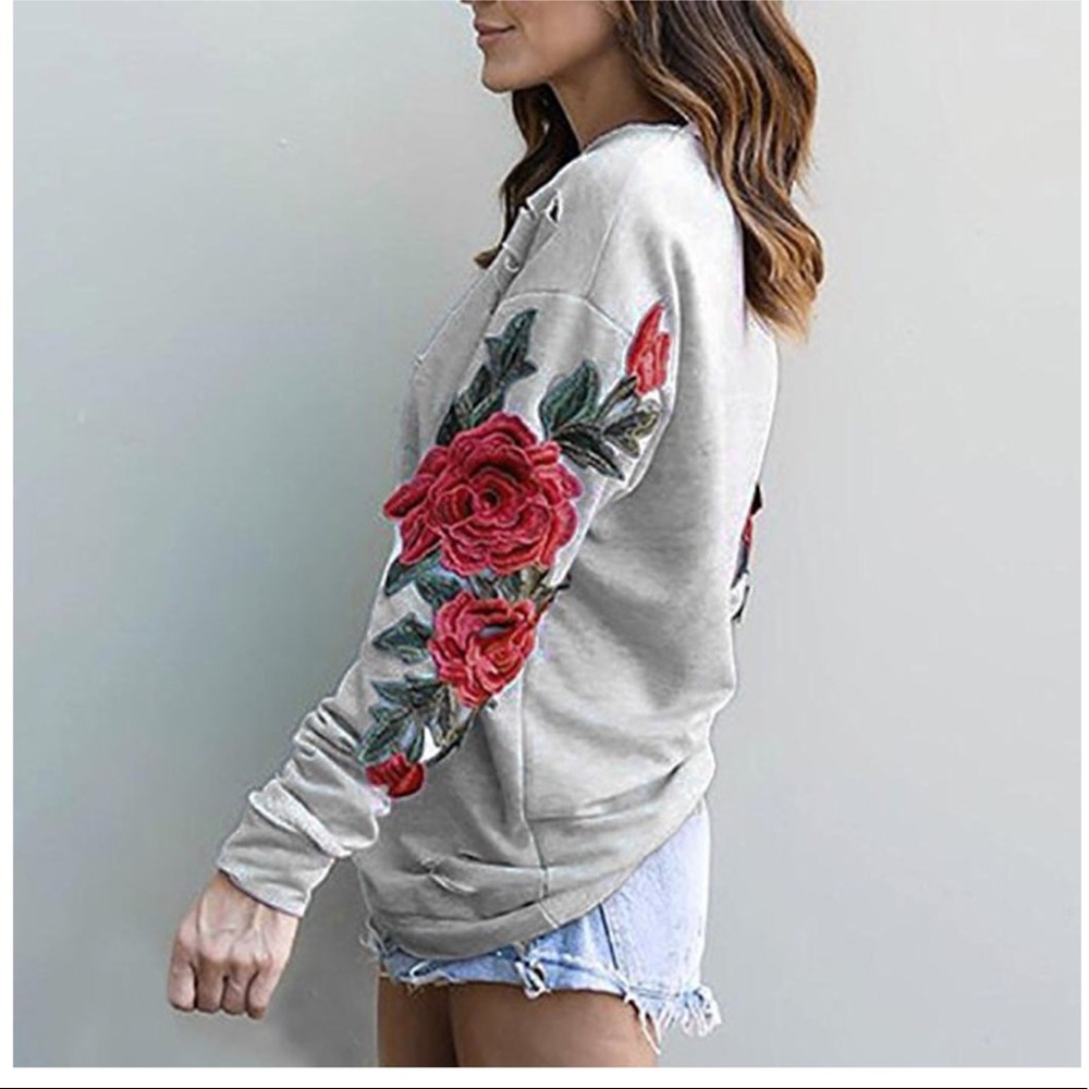 Beautiful women ripped casual sweatshirt - Picture 3 of 3